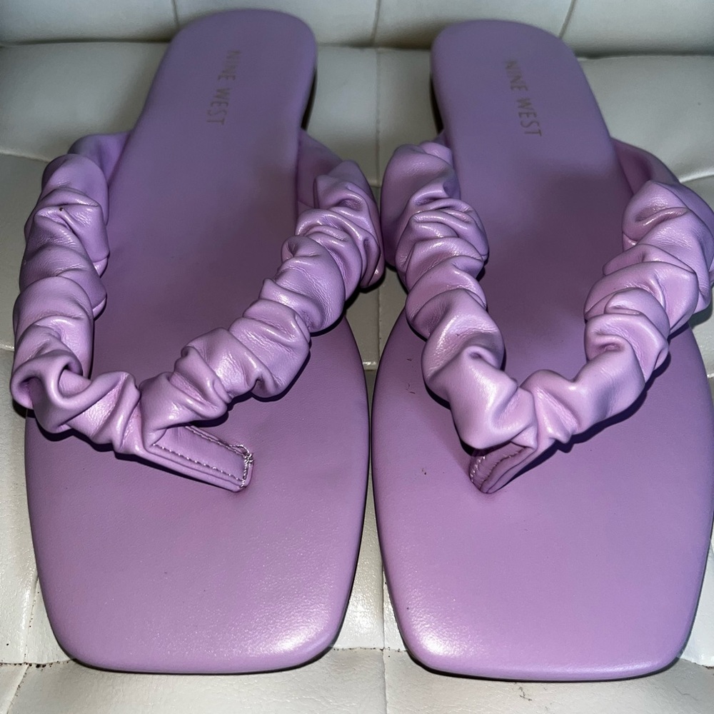 New Nine West Flat Lavender Sandal 7.5